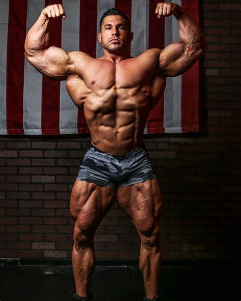 Derek Lunsford brought one of the best and well-conditioned physiques to the 2022 Mr. Olympia. Veteran bodybuilder Milos Sarcev rightly pointed out that Lunsford probably had the ‘most extreme V-taper in Olympia history’.While he was able to beat some of the biggest bodybuilders in his Men’s Open debut, bodybuilding legend Jay Cutler …